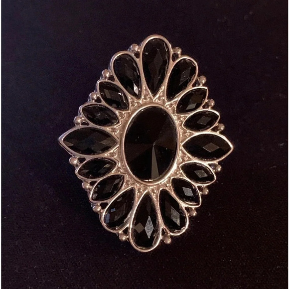 Chunky  Silver Tone & Black Rhinestone Flower Statement Ring - Picture 4 of 10
